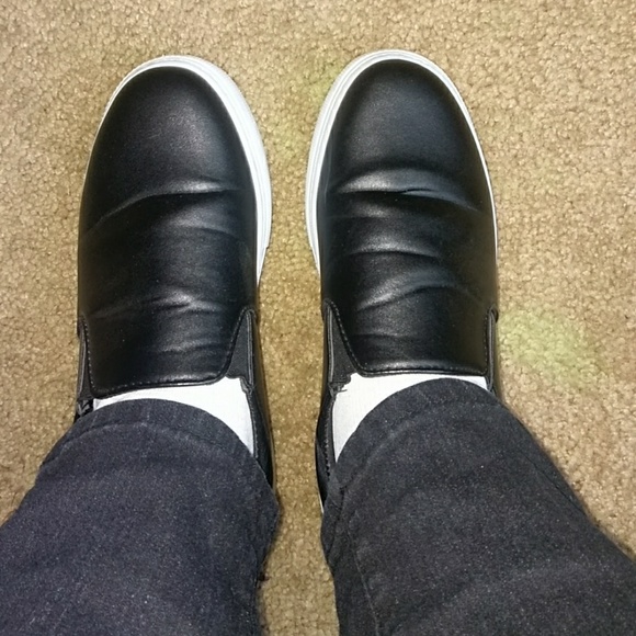 Women's Black Slip On Shoes - Picture 2 of 5